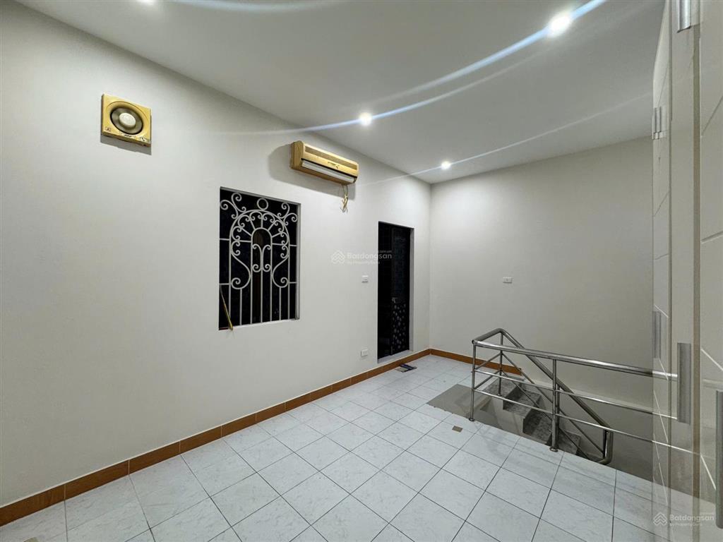 Cho thuê nhà riêng 20m², 8 triệu, 3 tầng 2pn, 2wc tại văn miếu, đống đa, hà nội