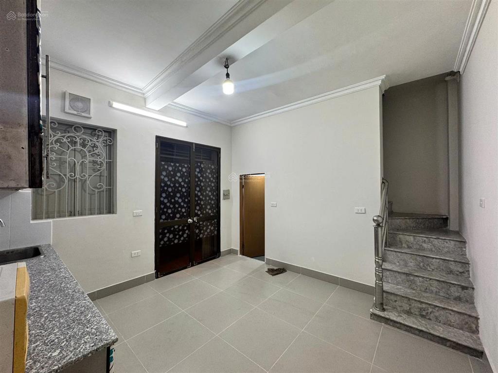 Cho thuê nhà riêng 20m², 8 triệu, 3 tầng 2pn, 2wc tại văn miếu, đống đa, hà nội