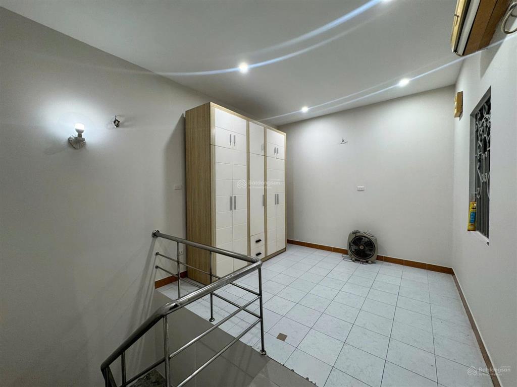 Cho thuê nhà riêng 20m², 8 triệu, 3 tầng 2pn, 2wc tại văn miếu, đống đa, hà nội