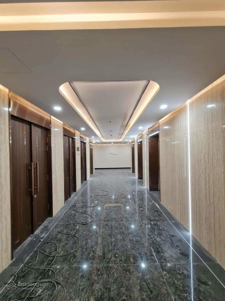 Nhượng căn hộ 4 phòng ngủ full nội thất 180m2 3 ban công chung cư green diamond 93 láng hạ