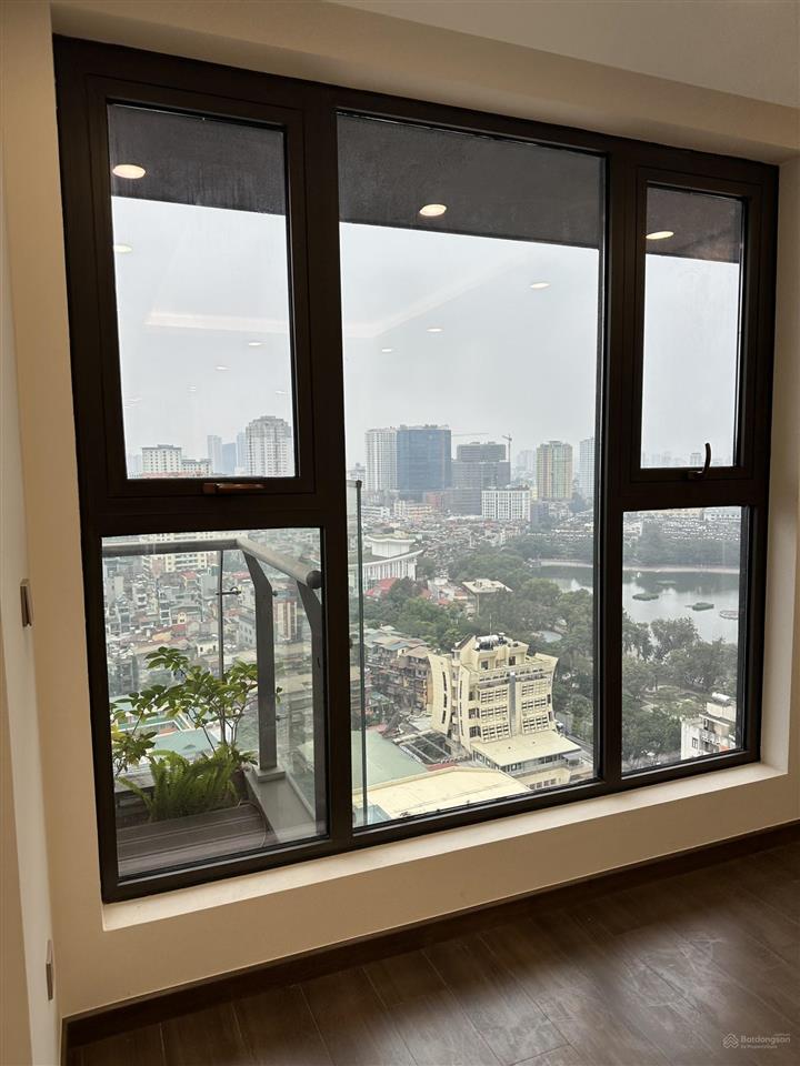 Cần cho thuê căn góc 3 phòng ngủ view hồ nhà mới 100% tại green diamond