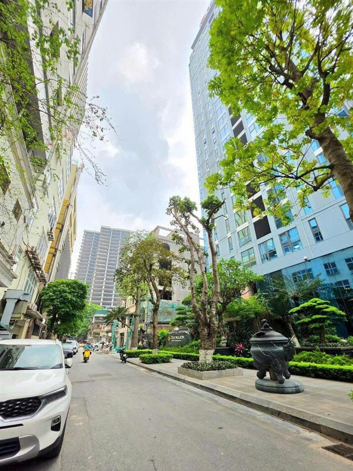 Quỹ ngoại giao liền kề giá tốt chiết khấu sâu  the heritage 29 láng hạ 6 tầng 1 tum 1 hầm sẵn sổ