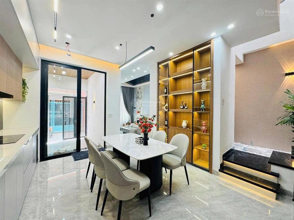 Chính chủ cần bán nhà mới 3 tầng 1 tum xây dựng và làm nội thất đẹp đỗ quang, thanh khê, đà nẵng