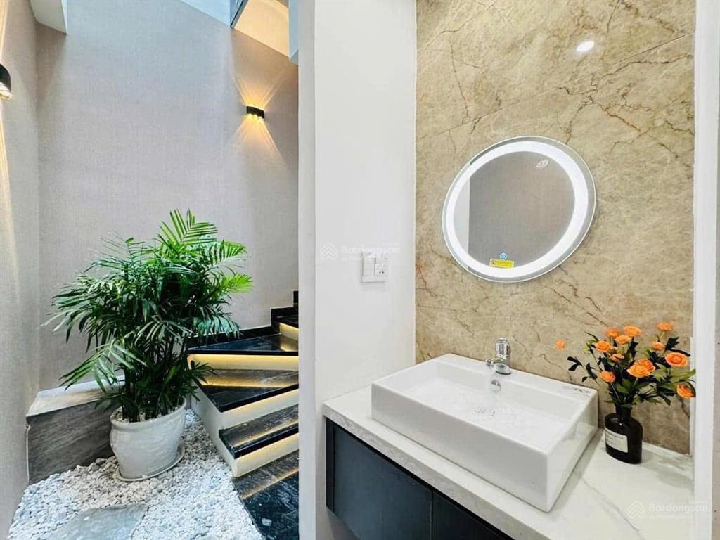 Chính chủ cần bán nhà mới 3 tầng 1 tum xây dựng và làm nội thất đẹp đỗ quang, thanh khê, đà nẵng