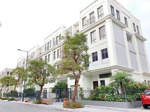 Nhượng căn biệt thự góc sân vườn the manor 269m2 đông nam tây nam