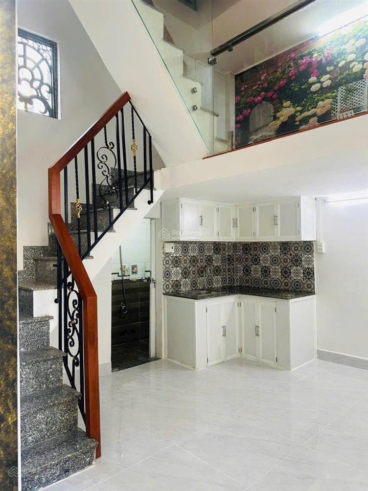 Nhà dương quảng hàm ngay trung tâm gò vấp