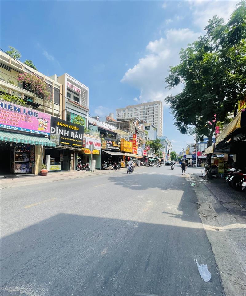 Mặt tiền ngay chợ phạm văn hai tân bình