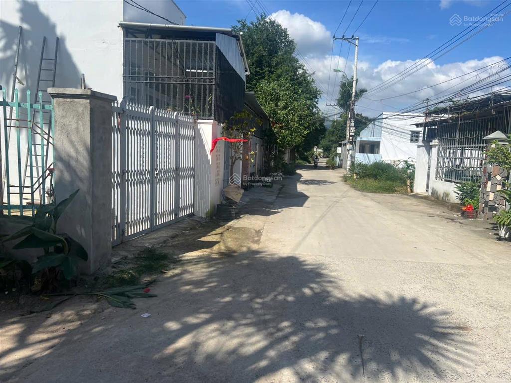 Đất phù hợp xây nhà sân vườn  ô tô đỗ cửa  giá rẻ nhất khu vực