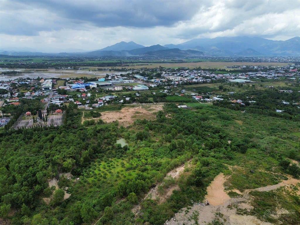 Vườn xoài suối hiệp, khánh hòa gần 5000m2 view rất đẹp, ngay kcn suối hiệp. giá chỉ 1 tỷ 9