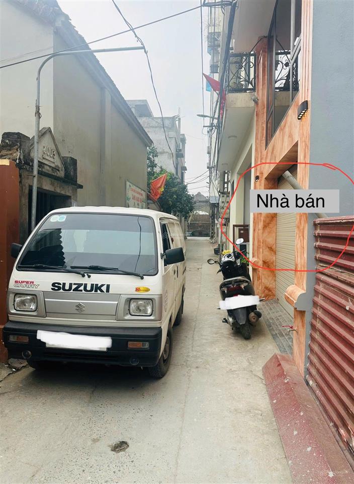 5.x tỷ nhà mới có gara. 6 tầng tại đông la gần chợ. gần trường học. gần công viên vành đai 4.