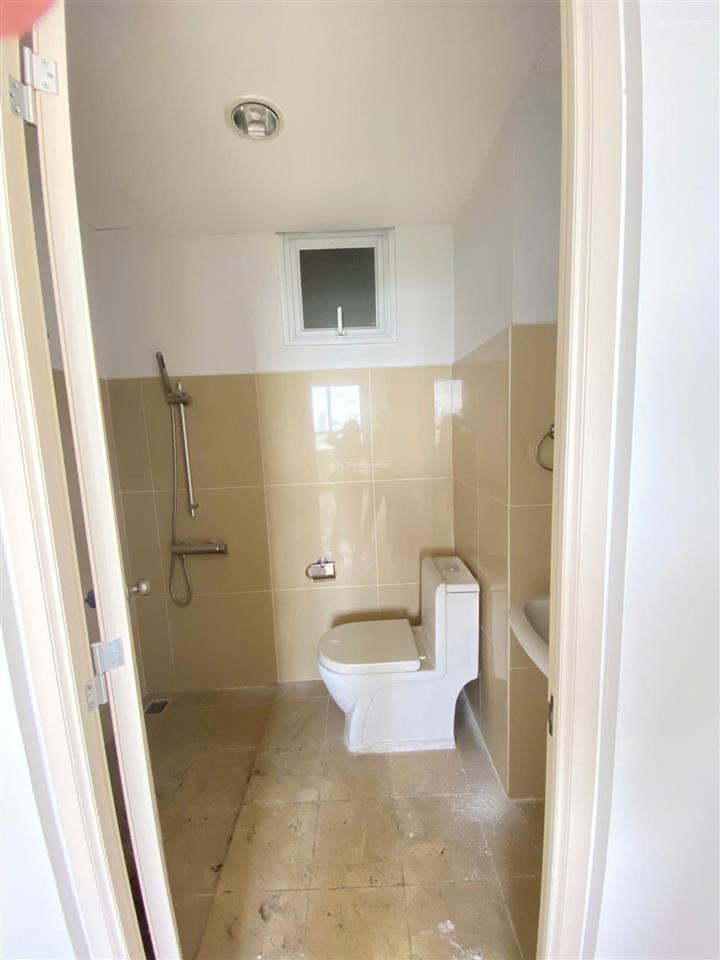 Tầng trung view q2  đức khải 2pn giá chỉ 5 tỷ 100 triệu, siêu đẹp.  0906 390 ***