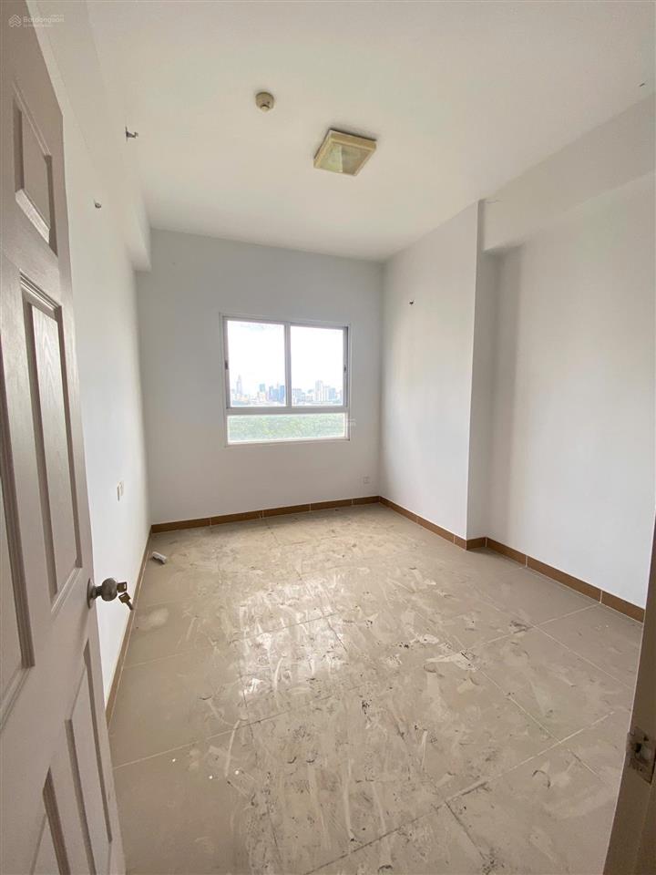 Tầng trung view q2  đức khải 2pn giá chỉ 5 tỷ 100 triệu, siêu đẹp.  0906 390 ***