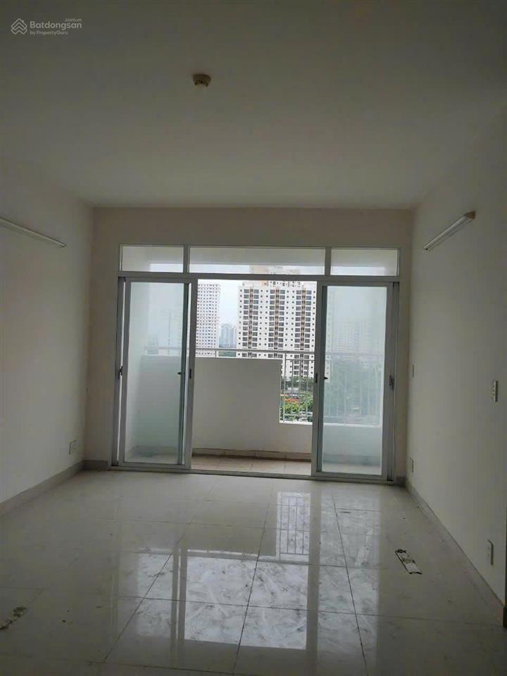 Bán gấp 2pn bình khánh đã có sổ 4 tỷ 100 lầu cao căn kế góc view đẹp.  0906 390 ***