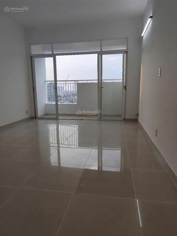 Bán gấp 2pn bình khánh đã có sổ 4 tỷ 100 lầu cao căn kế góc view đẹp.  0906 390 ***