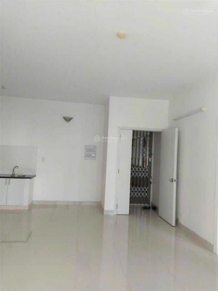 Bán gấp 2pn bình khánh đã có sổ 4 tỷ 100 lầu cao căn kế góc view đẹp.  0906 390 ***