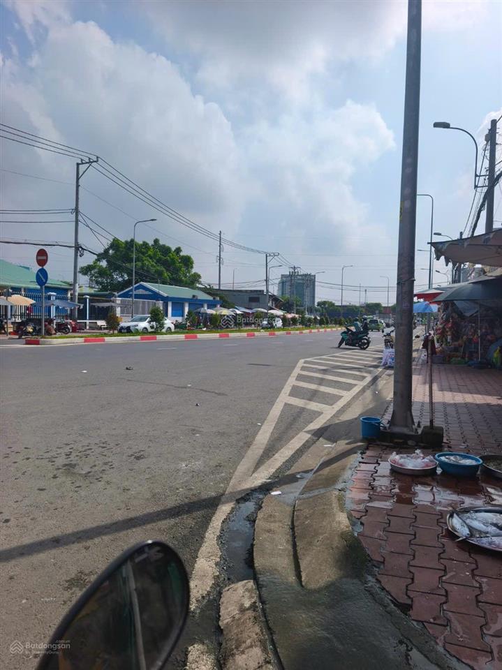 Nhà 1lầu đ.hưng nhơn (gần chợ bờ ngựa) xã tân kiên, bc. sổ riêng, vay ngân hàng được. cho thuê 7tr