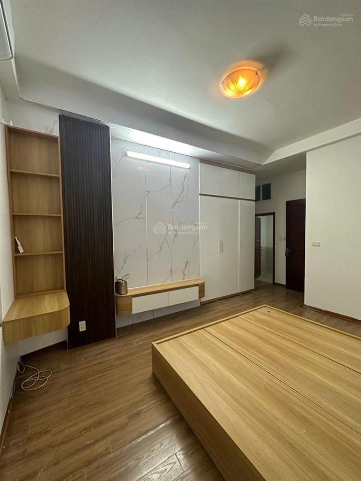 Bán gấp nhà ngọc thụy 30m 5 tầng mt3,5m, phân lô, ngõ thông 7,5 tỷ
