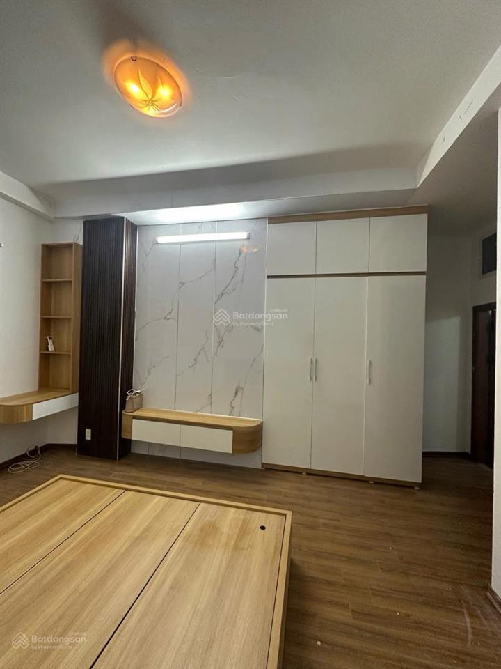 Bán gấp nhà ngọc thụy 30m 5 tầng mt3,5m, phân lô, ngõ thông 7,5 tỷ