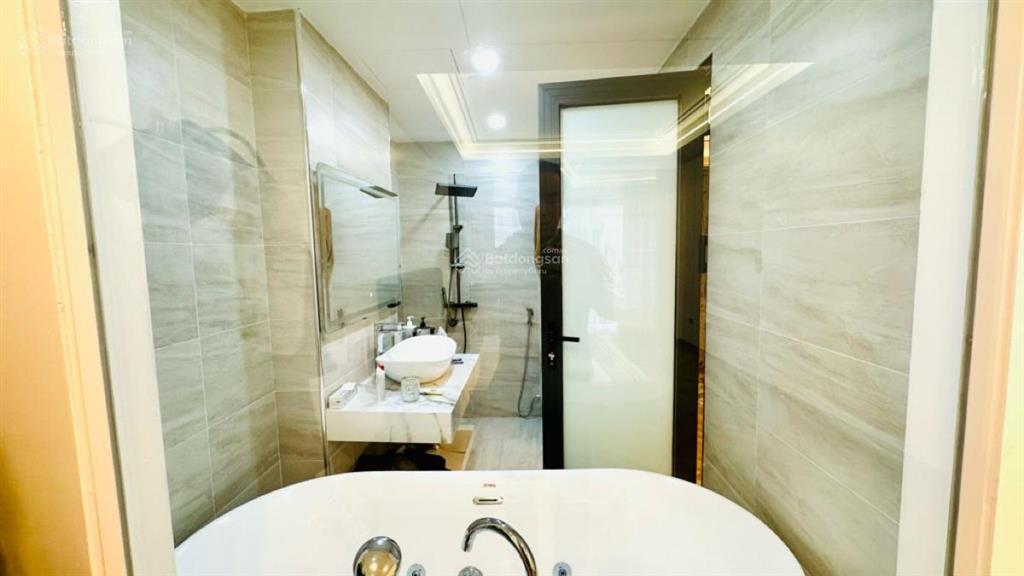 Chính chủ bán nhà nguyễn văn cừ 35m2 4 tầng mt 4,3m, ngõ thông, gần phố 8,5 tỷ