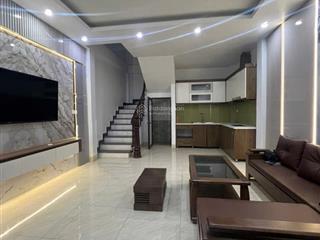 Bán nhà bồ đề 33m2 5 tầng mt 4,3m ngõ thông, gần phố giá 8,4 tỷ