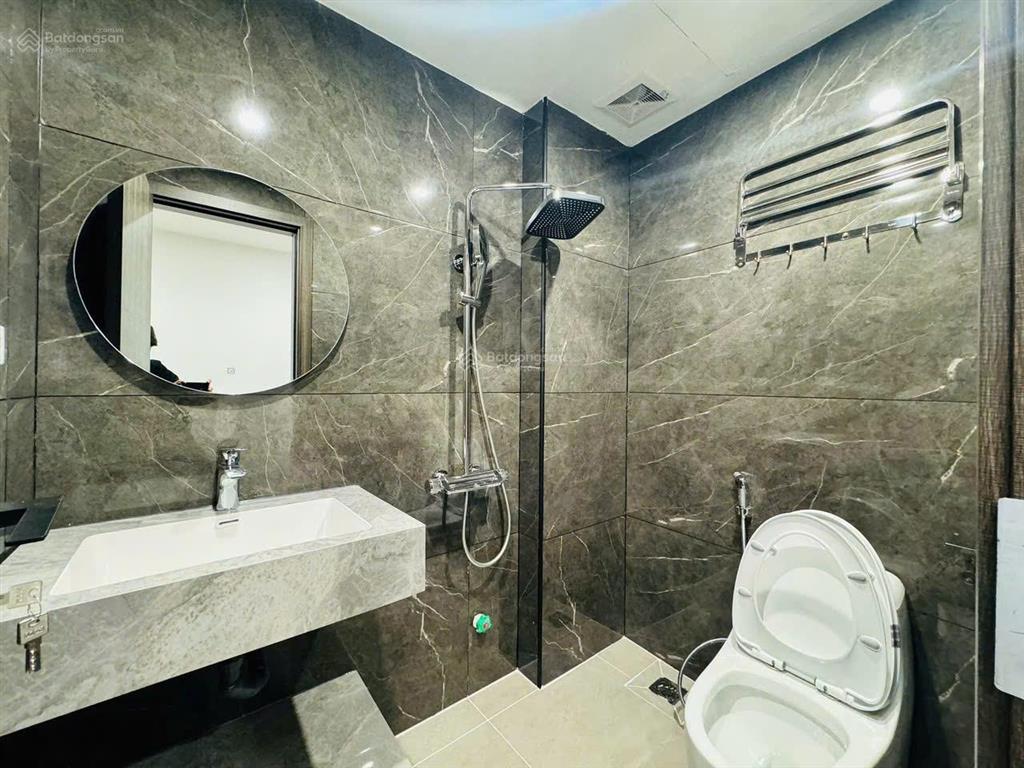 Bán gấp nhà riêng 31m2 chỉ nhỉnh 9 tỷ tại bồ đề, long biên, hà nội