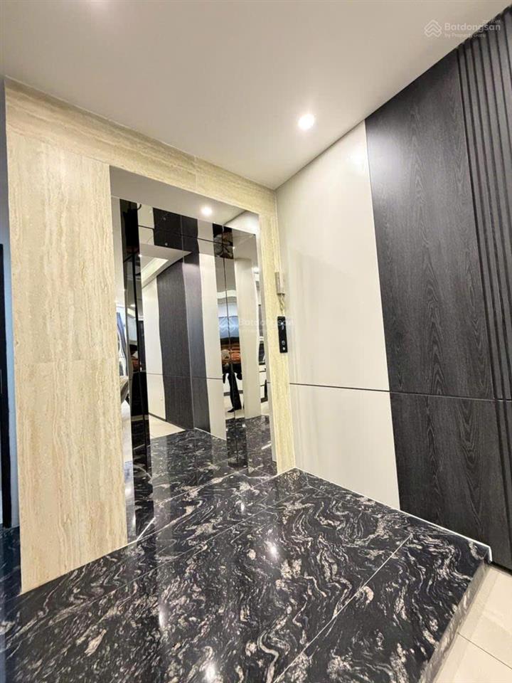 Bán gấp nhà riêng 31m2 chỉ nhỉnh 9 tỷ tại bồ đề, long biên, hà nội