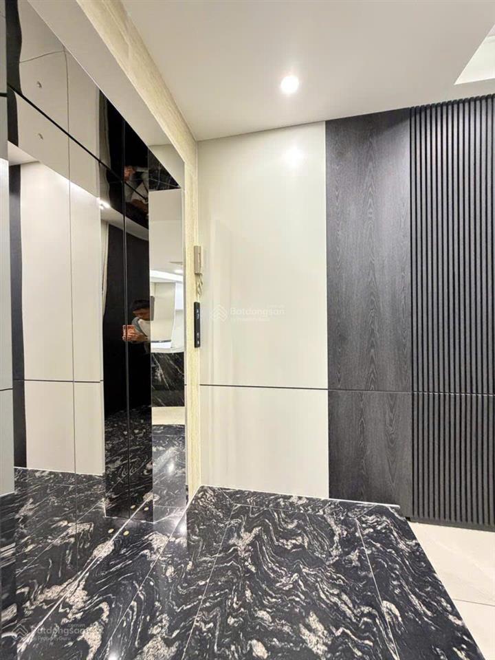 Bán gấp nhà riêng 31m2 chỉ nhỉnh 9 tỷ tại bồ đề, long biên, hà nội