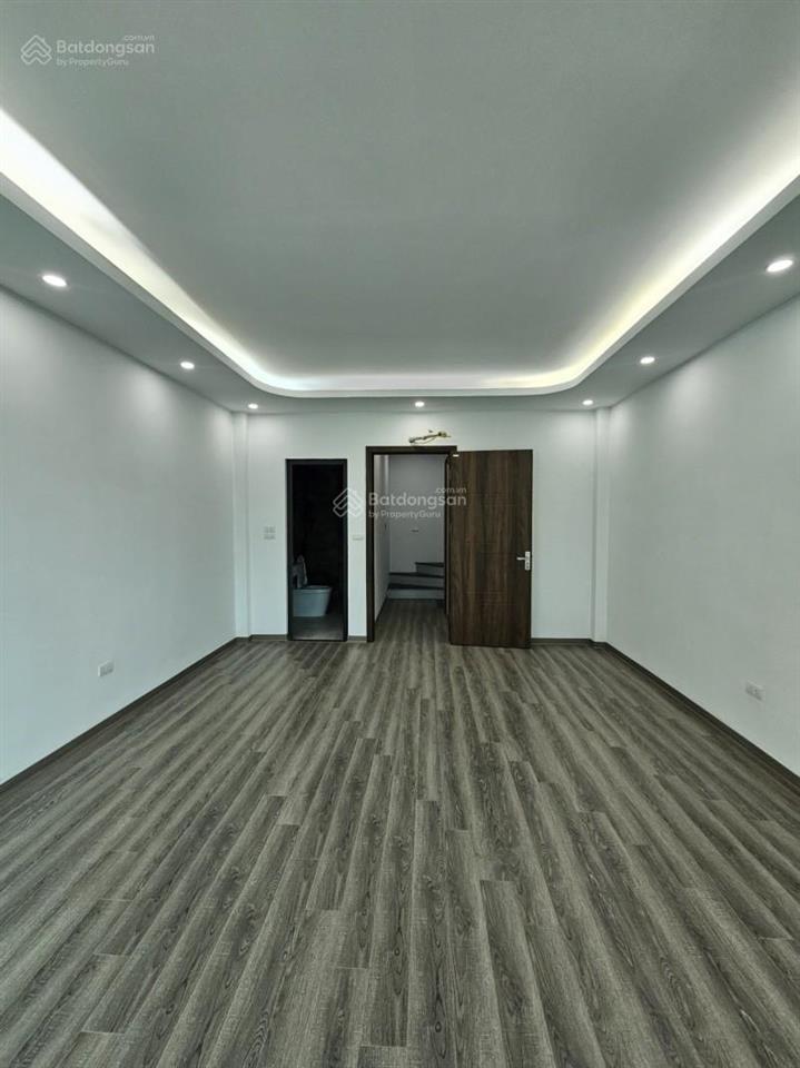 Bán gấp cổ linh nhà đẹp mới koong  45m²  6 tầng  thang máy