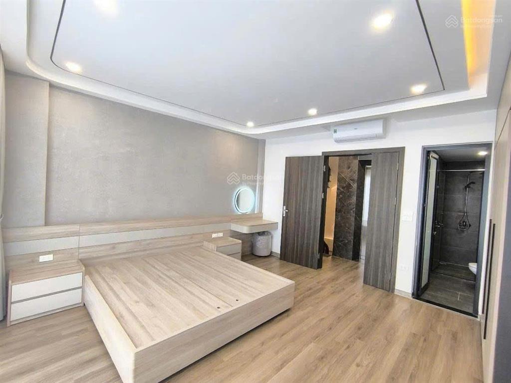Cực hiếm bồ đề phân lô 5 tầng  ô tô đỗ cửa  mặt tiền 4,5m  đầu tư là sinh lời