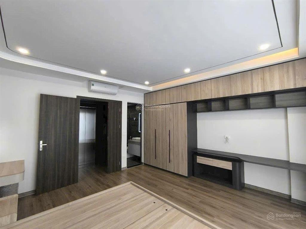 Cực hiếm bồ đề phân lô 5 tầng  ô tô đỗ cửa  mặt tiền 4,5m  đầu tư là sinh lời