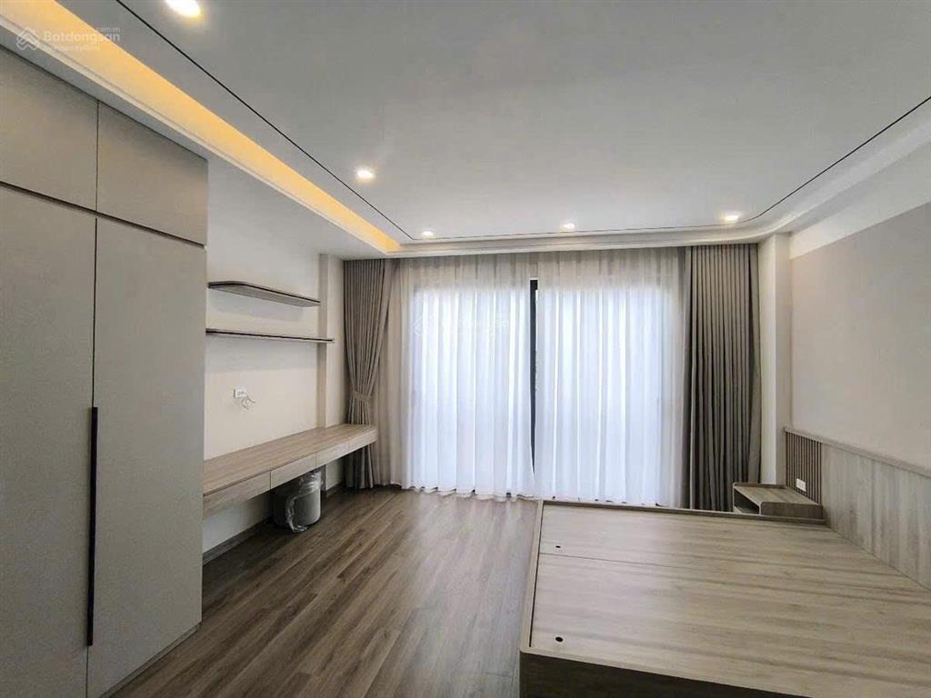 Cực hiếm bồ đề phân lô 5 tầng  ô tô đỗ cửa  mặt tiền 4,5m  đầu tư là sinh lời