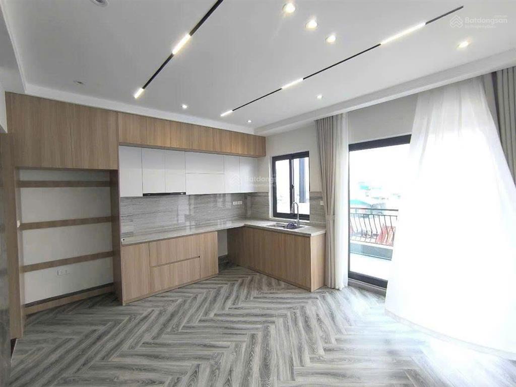 Cực hiếm bồ đề phân lô 5 tầng  ô tô đỗ cửa  mặt tiền 4,5m  đầu tư là sinh lời