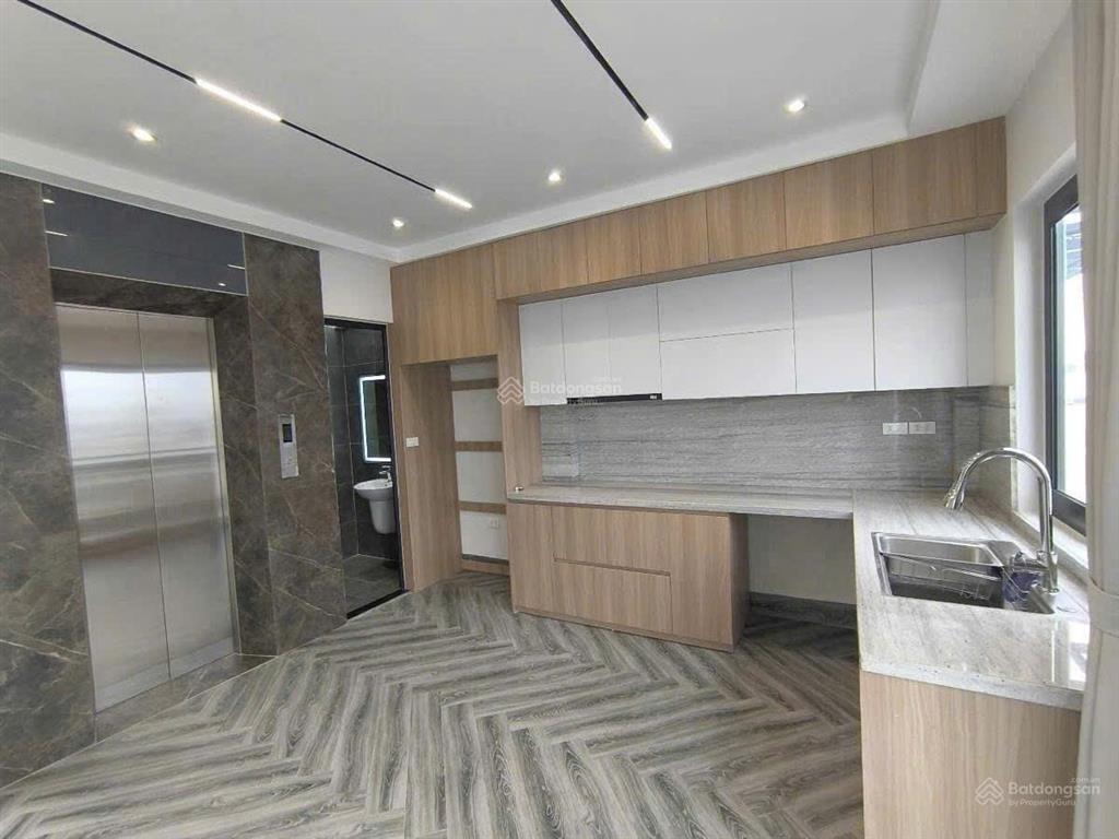 Cực hiếm bồ đề phân lô 5 tầng  ô tô đỗ cửa  mặt tiền 4,5m  đầu tư là sinh lời