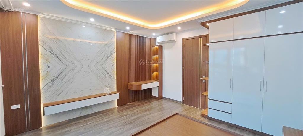 Chính chủ bán gấp nhà thạch bàn, ngay gần aeon 40m 6 tầng mt 4,5m thang máy, ô tô giá 11.6 tỷ