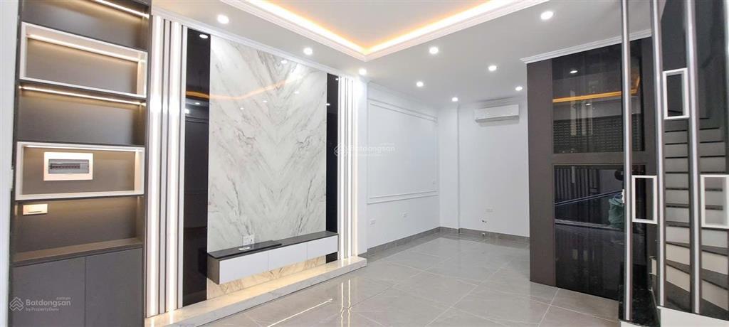 Chính chủ bán gấp nhà thạch bàn, ngay gần aeon 40m 6 tầng mt 4,5m thang máy, ô tô giá 11.6 tỷ