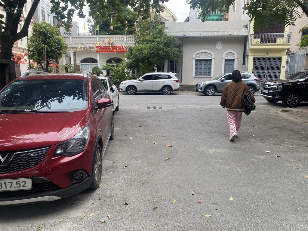 Bán nhà ngõ 560 nguyễn văn cừ 60m 7 tầng mt4,2m ô tô tránh, thang máy, kinh doanh giá 25 tỷ