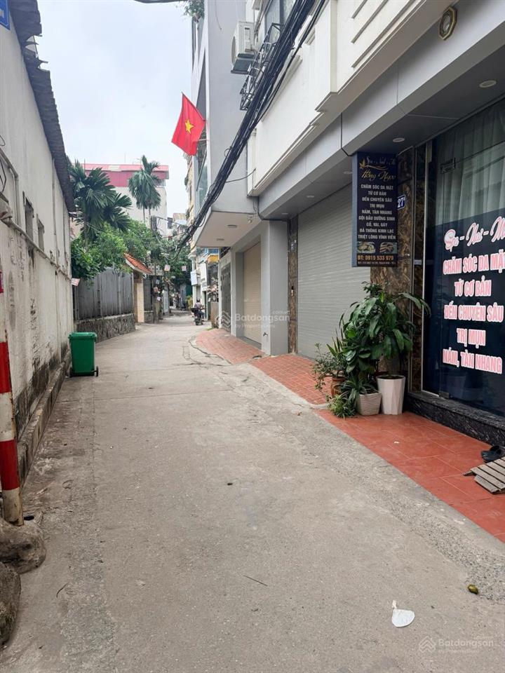Cần bán gấp nhà thạch bàn 33m 5 tầng mt4m ngõ thông, gần ô tô giá 7,6 tỷ