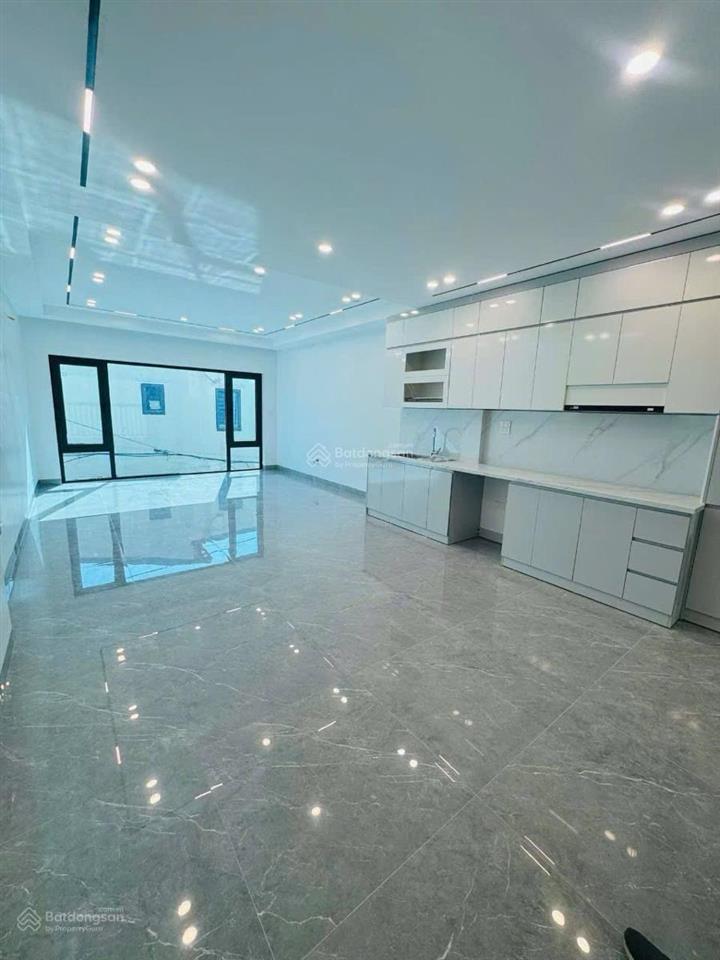 Chính chủ bán nhà cổ linh 40m2 6 tầng mt 4,5m thang máy, gần phố giá 9,5 tỷ