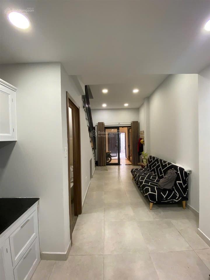 Bán nhà riêng tại lê quang định, 6,4 tỷ, 40m2, 4pn, 3wc, 3 tầng, chính chủ