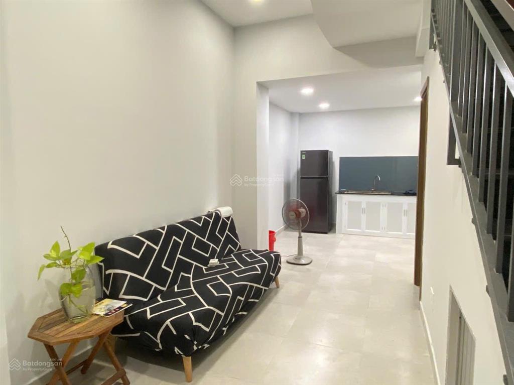 Bán nhà riêng tại lê quang định, 6,4 tỷ, 40m2, 4pn, 3wc, 3 tầng, chính chủ