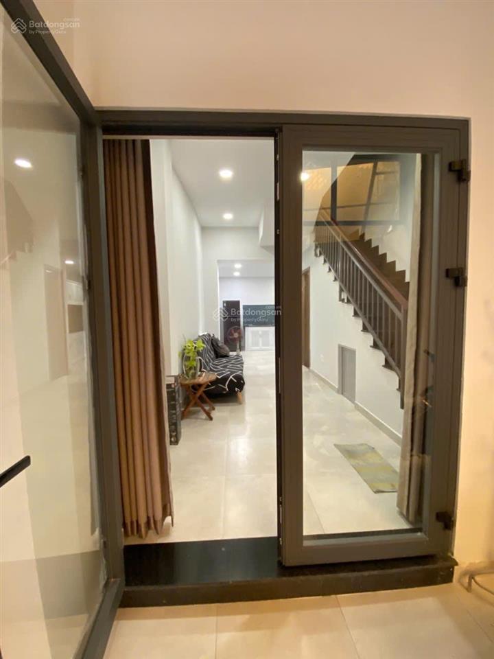 Bán nhà riêng tại lê quang định, 6,4 tỷ, 40m2, 4pn, 3wc, 3 tầng, chính chủ