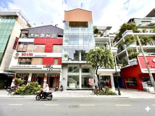 Siêu phẩm giữ tiền quận 1. mặt tiền ngang lớn 6m (102m2), 5 tầng, cho thuê 100tr/th, 31,8 tỷ