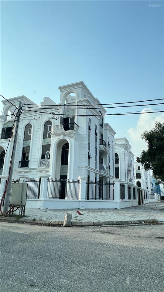 26,5 tỷ  song lập góc 190m2 hướng nam, đường 21m tiện đỗ xe, kinh doanh nhà hàng, call 0912 400 ***