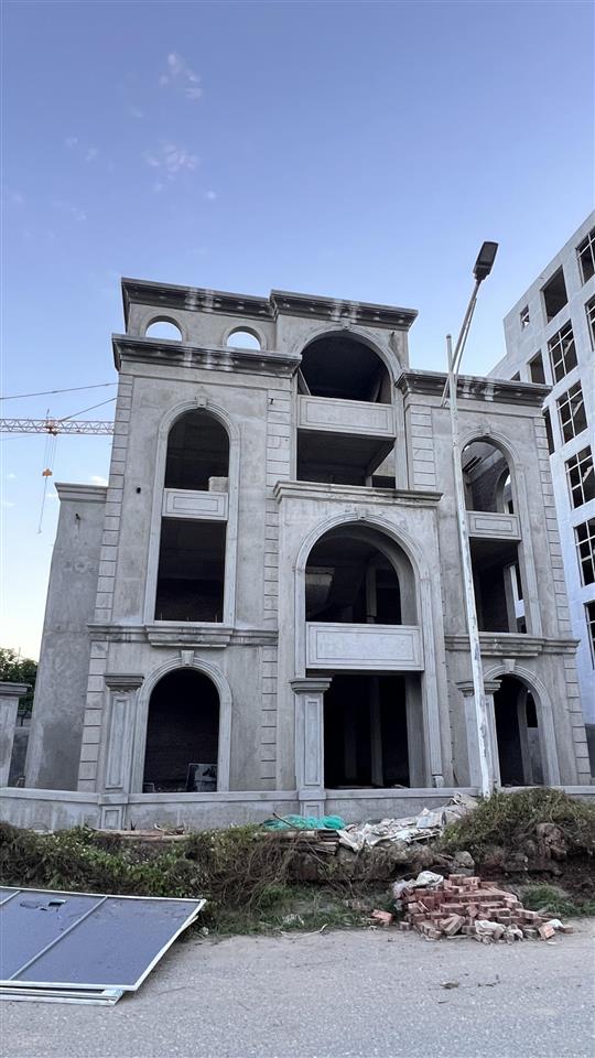 Biệt thự khu b giá hời. diện tích 230m². gần trường liên cấp quốc tế. gần hồ 12ha, đường 3 xe tránh