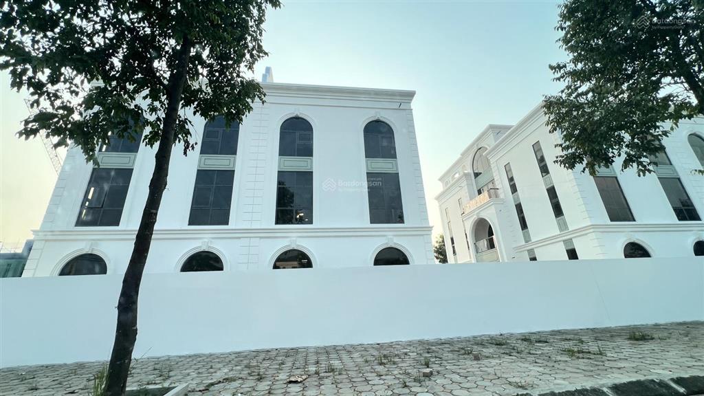 Biệt thự view hồ đẹp thanh hà, cạnh khách sạn 6 sao, trung tâm thương mại