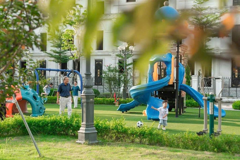 63 tỷ  biệt thự song lập 180m2, nhận nhà ngay, sẵn sổ, mặt tiền 9m, 500m ra nguyễn văn huyên