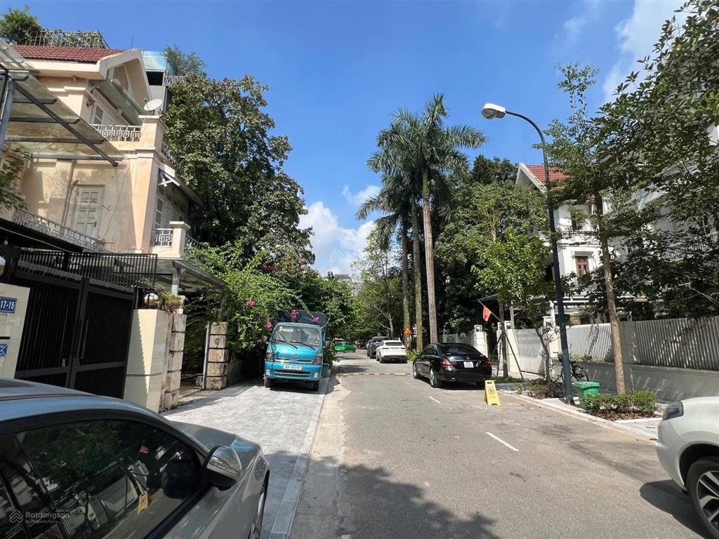 63 tỷ  biệt thự song lập 180m2, nhận nhà ngay, sẵn sổ, mặt tiền 9m, 500m ra nguyễn văn huyên