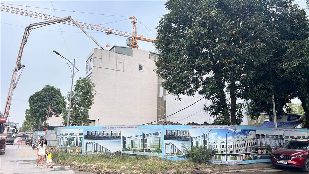 Bán căn góc ngã 4 đường 17m. mặt 3 toà chung cư. giá siêu tốt