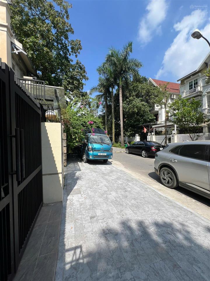 63 tỷ  biệt thự song lập 180m2, nhận nhà ngay, sẵn sổ, mặt tiền 9m, 500m ra nguyễn văn huyên