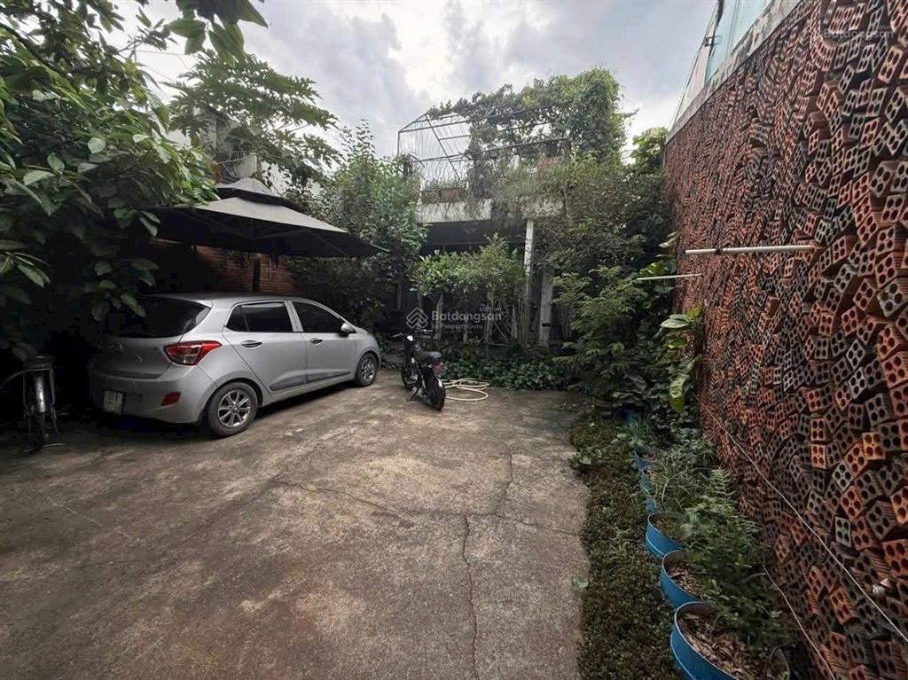 Bán nhà mtkd lý thường kiệt, p. dĩ an, tp. hcm, 274m2, c4, sân thượng. giá giảm còn 14 tỷ đồng, tl